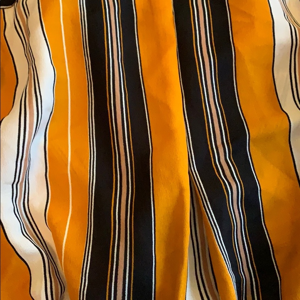 Cropped Button Up - Picture 3 of 5